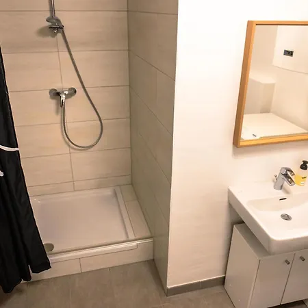 Real 1 Apartment